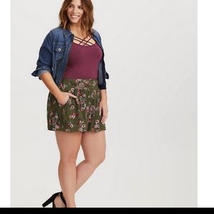 Torrid Shorts Floral Olive Gauze Shorts Size 1X